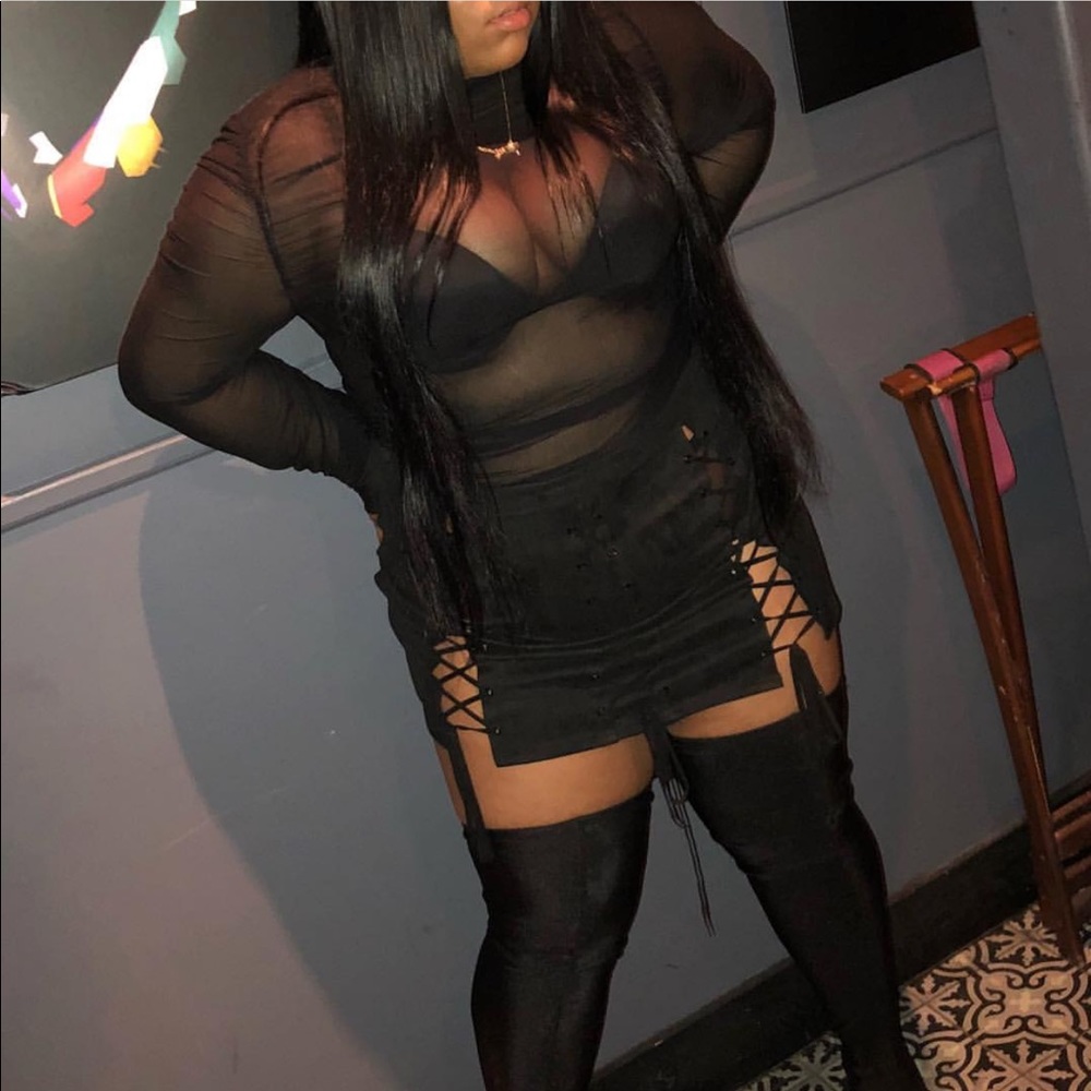 Mesh black dress with skirt attachéd